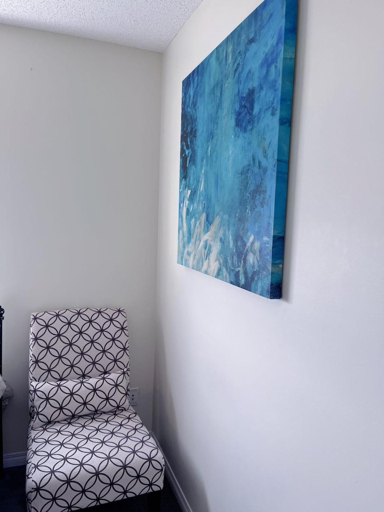 Homestay Mountain Gorgeous Single House Close Airport & Free Parking Calgary
